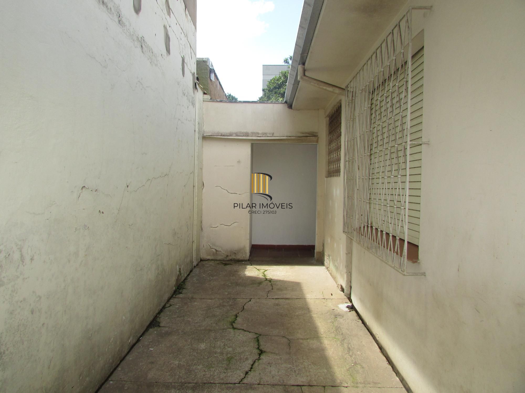 Casa 2 dormitórios no bairro São João