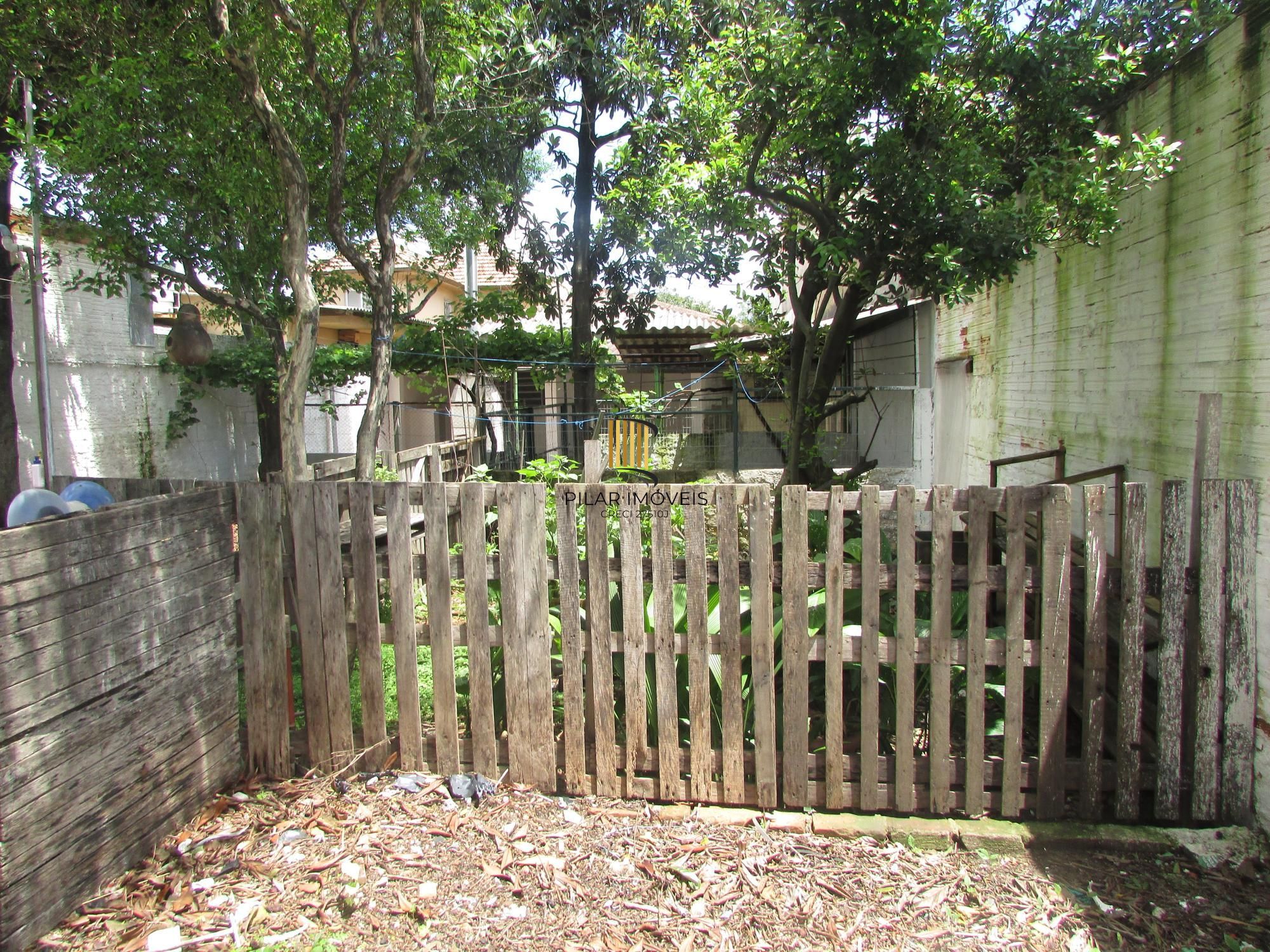 Casa 2 dormitórios no bairro São João