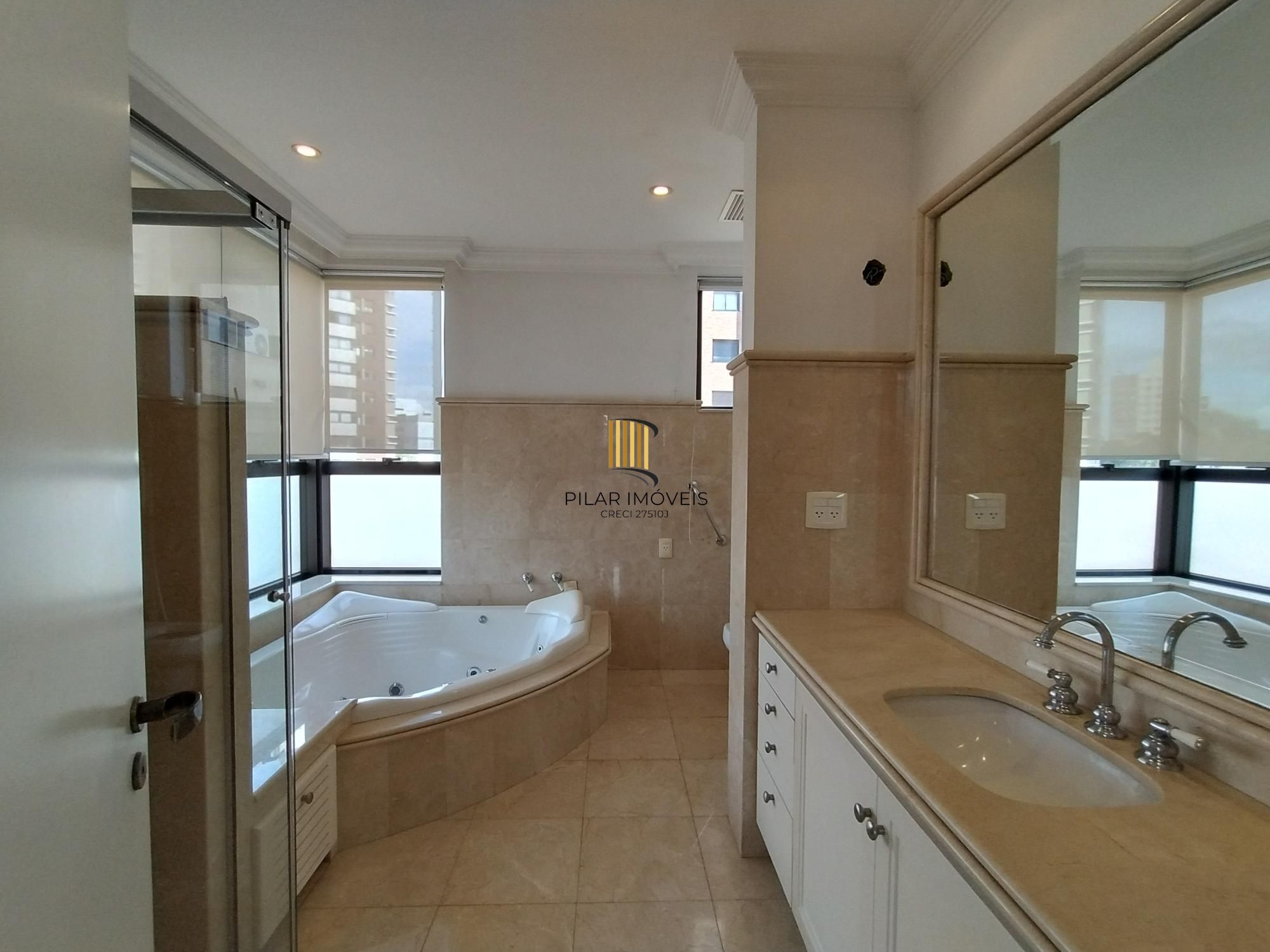 Apartamento de Alto Padrão no Bairro Petrópolis