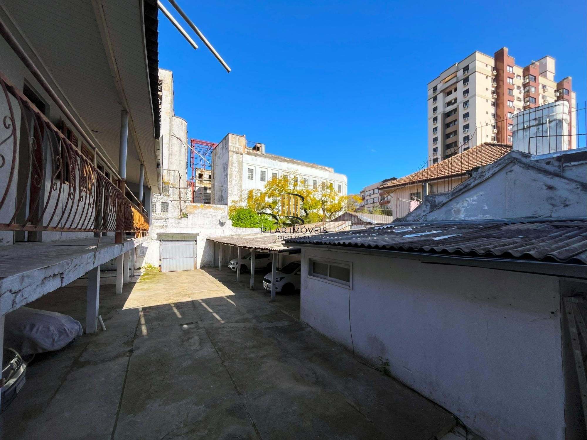 Ponto Comercial com Pátio para 14 Vagas em Local de Alto Fluxo