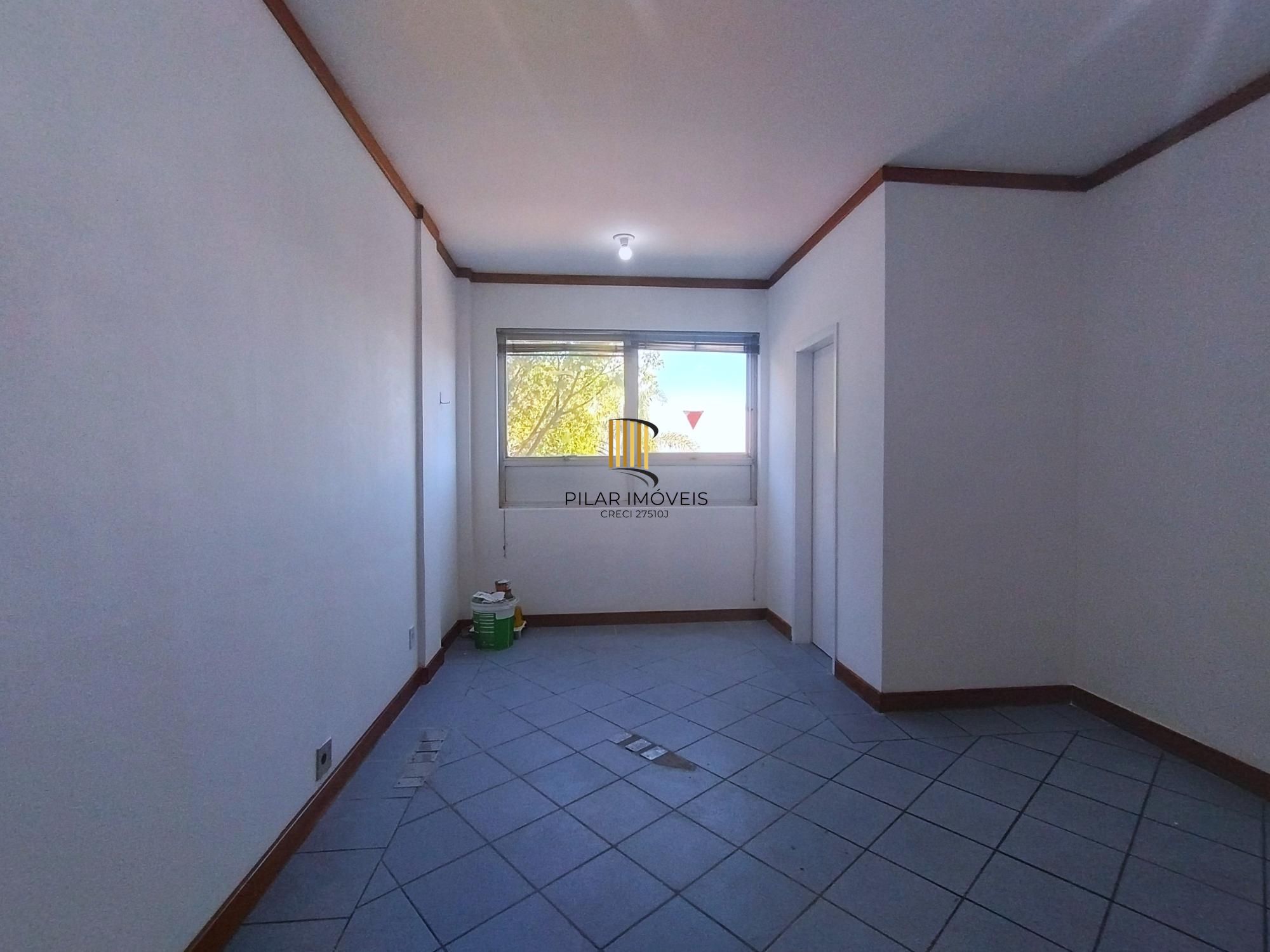 Sala Comercial na Av. Assis Brasil – Ótima Localização