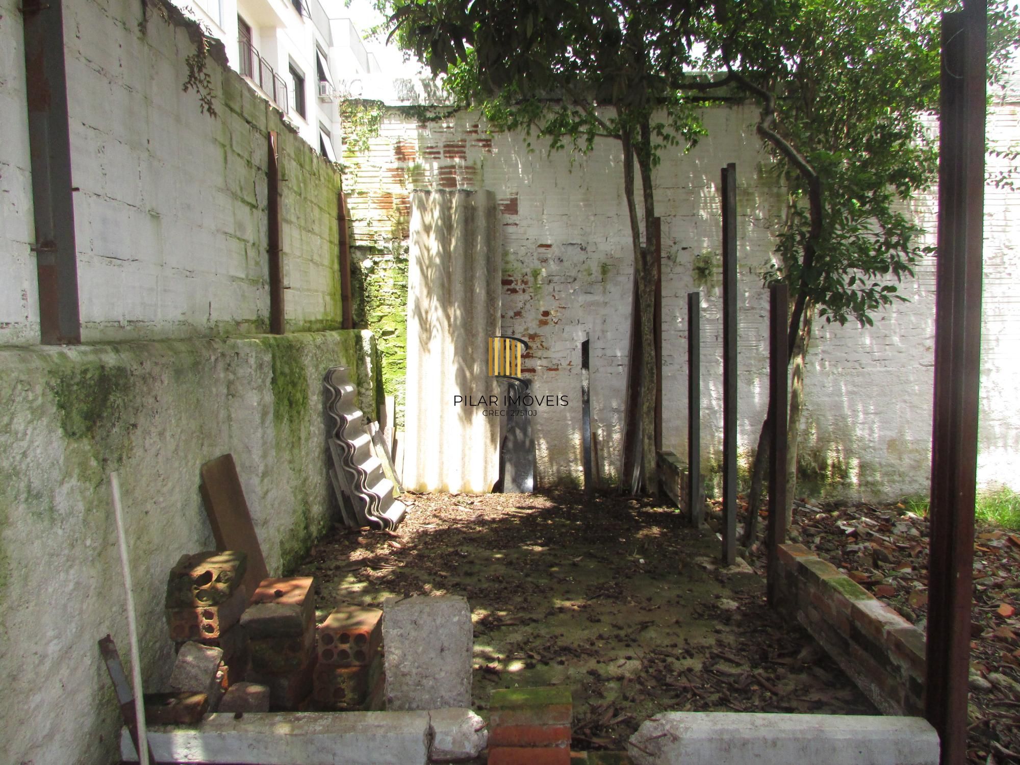 Casa 2 dormitórios no bairro São João