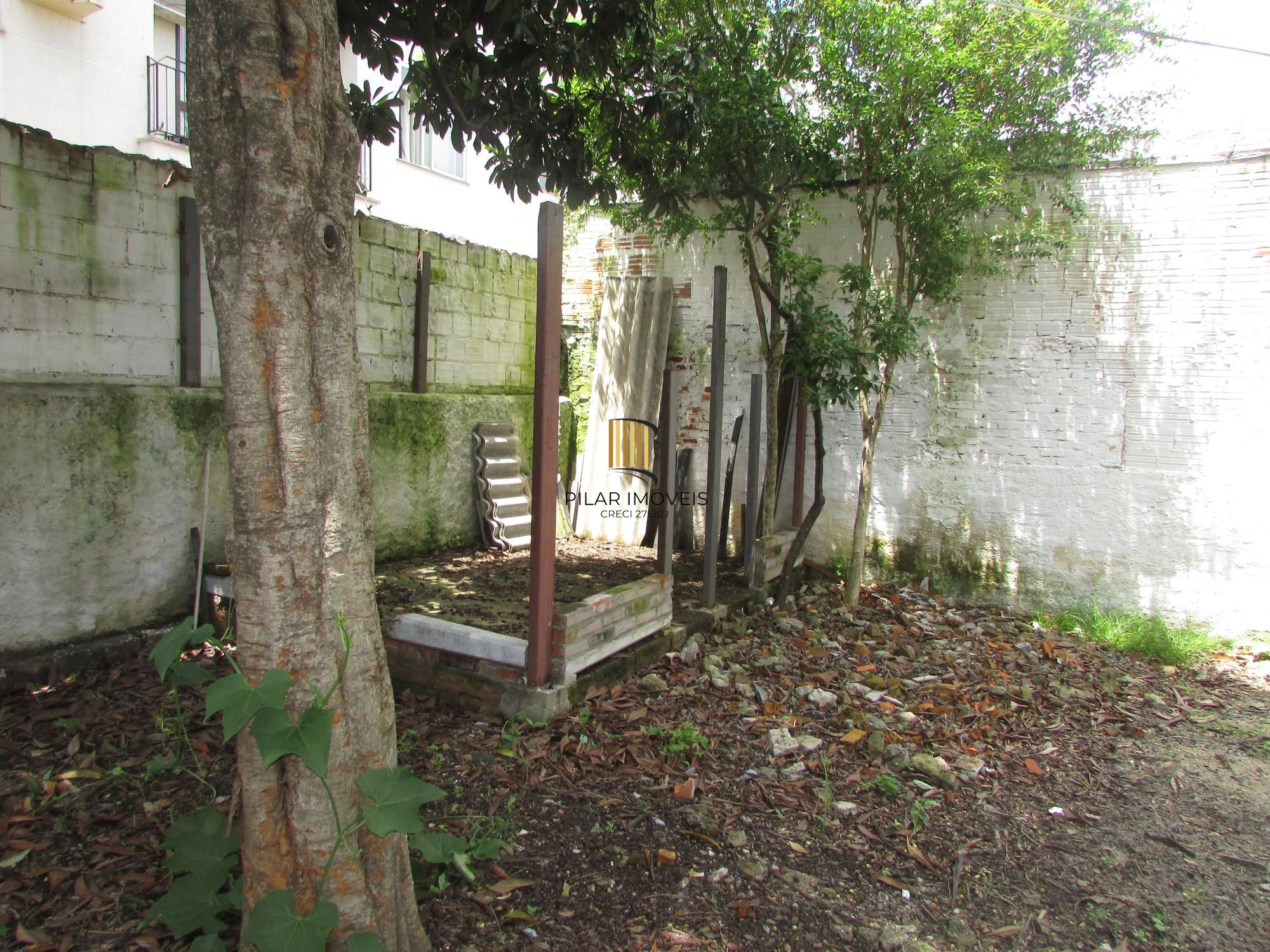 Casa 2 dormitórios no bairro São João