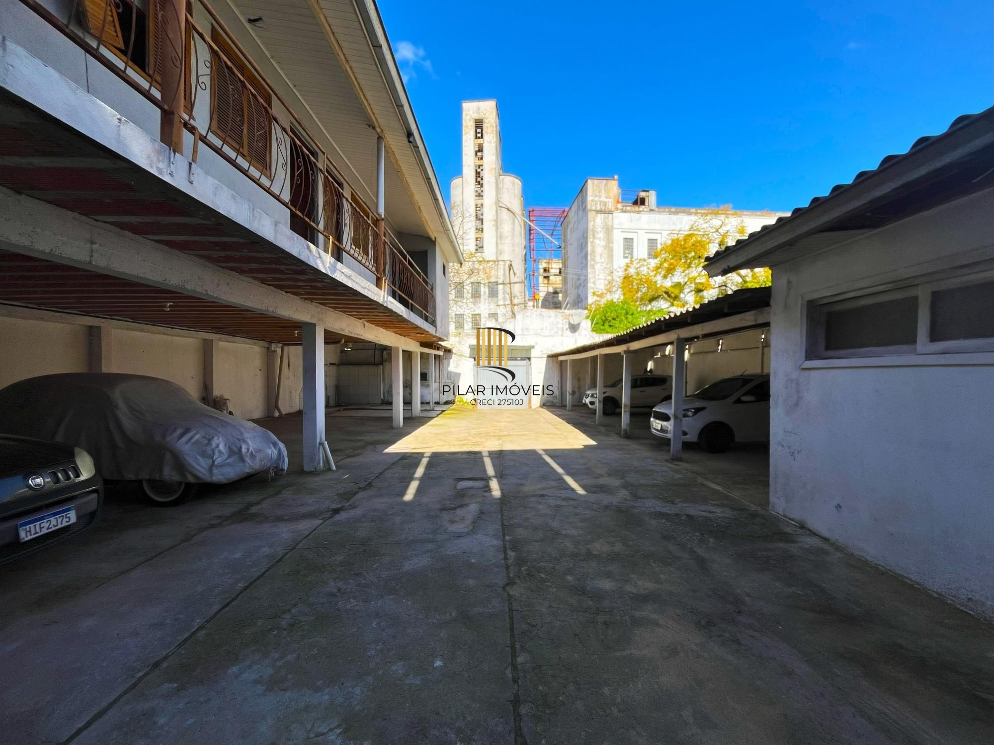 Ponto Comercial com Pátio para 14 Vagas em Local de Alto Fluxo