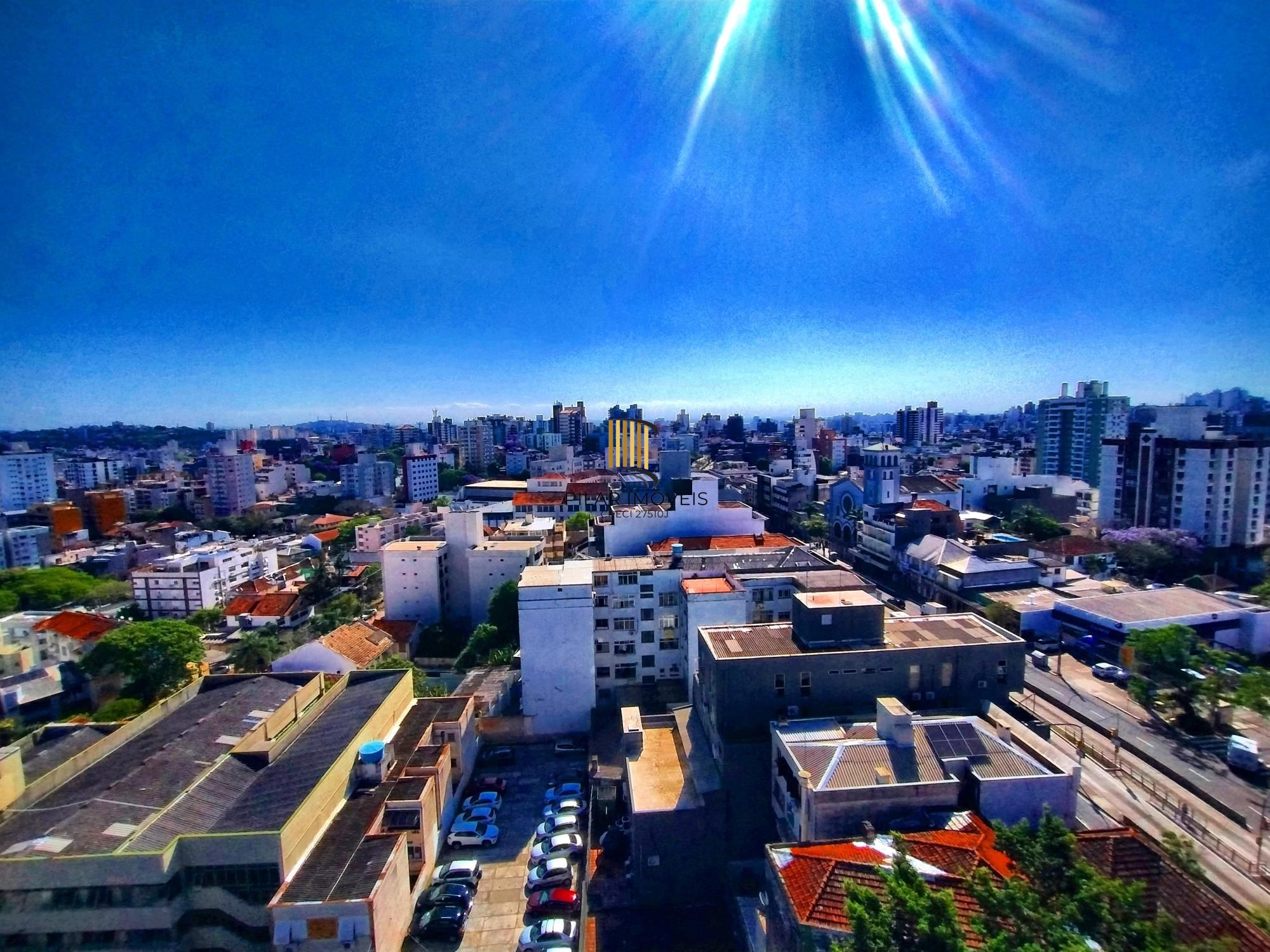 Conjunto comercial ensolarado no Petrópolis | 24,7 m² | Elevador