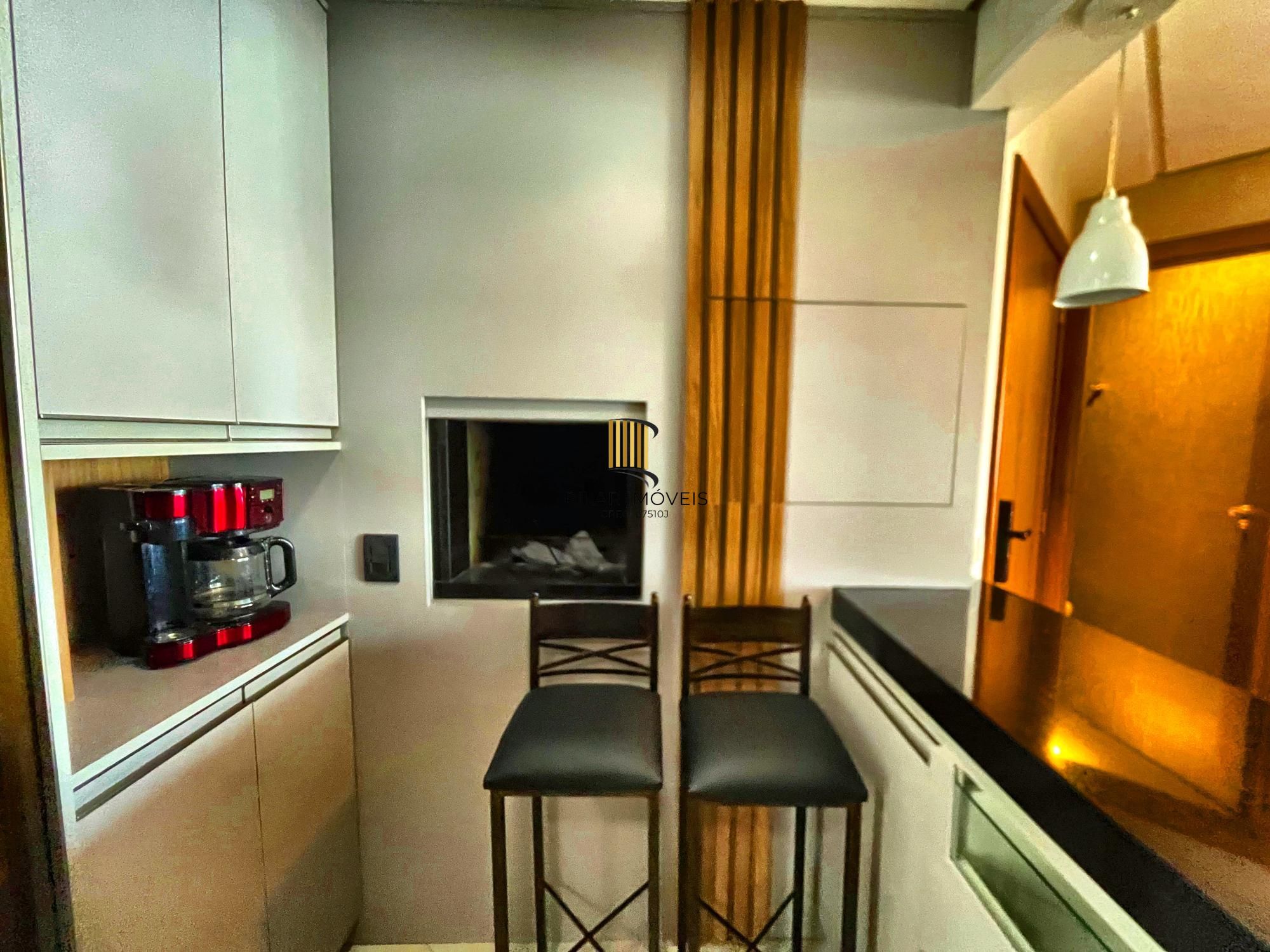 Apartamento alto padrão 105m² com 3 dormitórios, suíte e churrasqueira