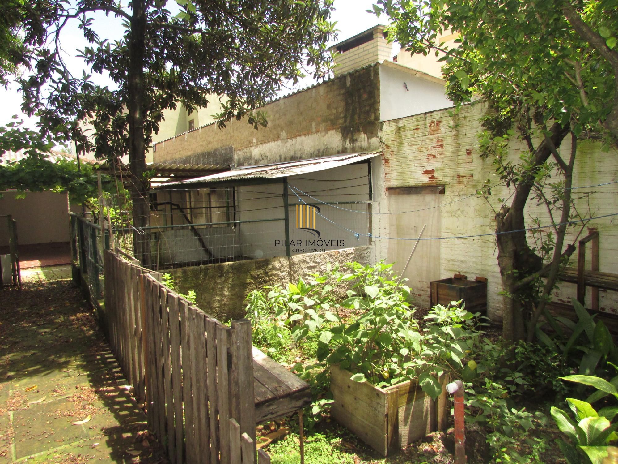 Casa 2 dormitórios no bairro São João