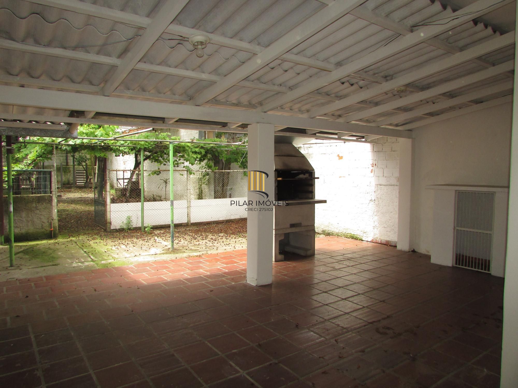 Casa 2 dormitórios no bairro São João