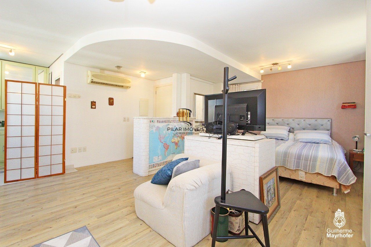 Casa Condominio para Venda - 380m², 2 dormitórios, sendo 2 suites, 3 vagas - Chácara das Pedras