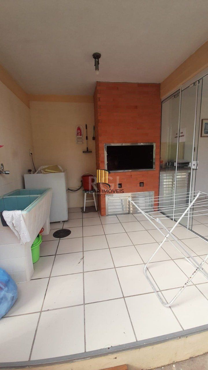 Casa para Venda - 250m², 3 dormitórios, sendo 1 suites, 3 vagas - Chácara das Pedras