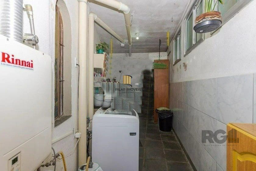 Casa 4 dormitórios no bairro Passo da Areia
