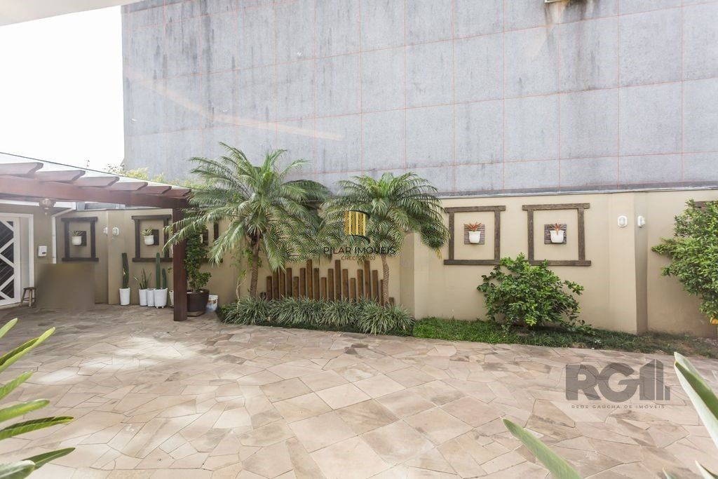 Casa 4 Dormitório(s) Bairro Sarandi