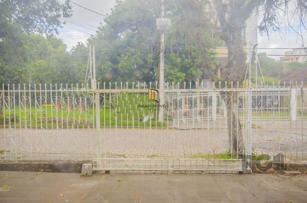 Casa 4 dormitórios no bairro Passo da Areia
