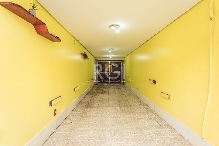 Casa para Venda - 304m², 4 dormitórios, sendo 1 suites, 3 vagas - Jardim Lindóia