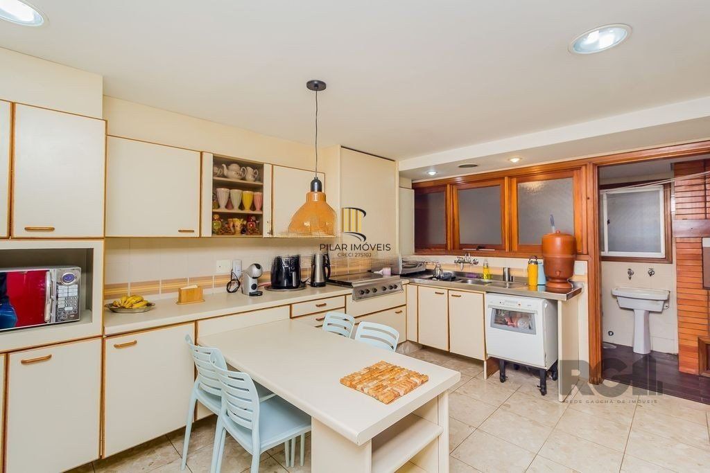 Apartamento 4 dormitórios no bairro Mont Serrat