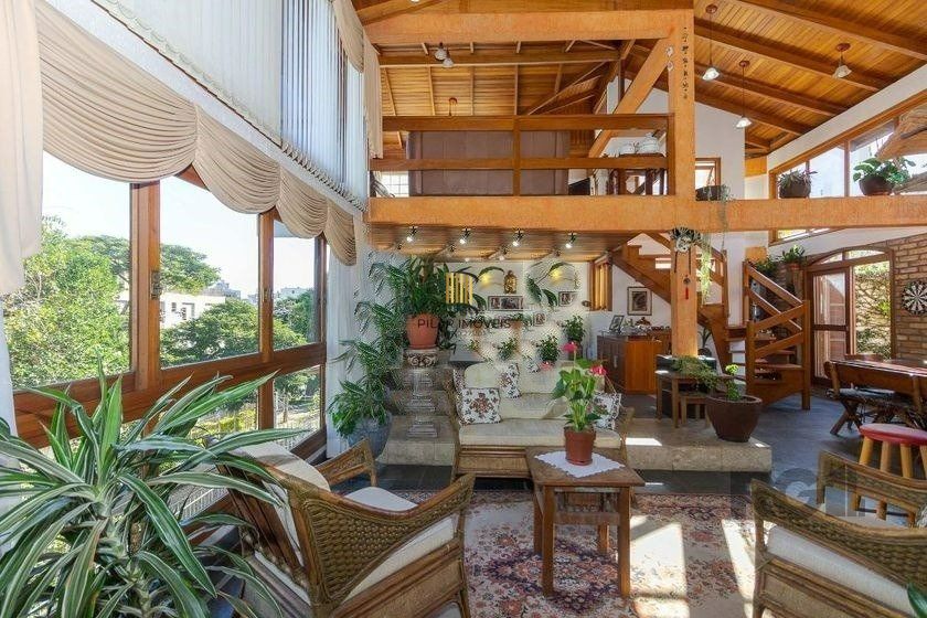 Casa 4 dormitórios no bairro Passo da Areia