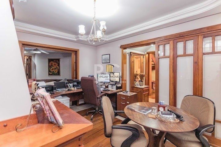 Casa para Venda - 304m², 4 dormitórios, sendo 1 suites, 3 vagas - Jardim Lindóia