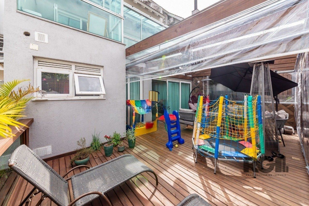 Casa de Condomínio 4 dormitórios no bairro Três Figueiras