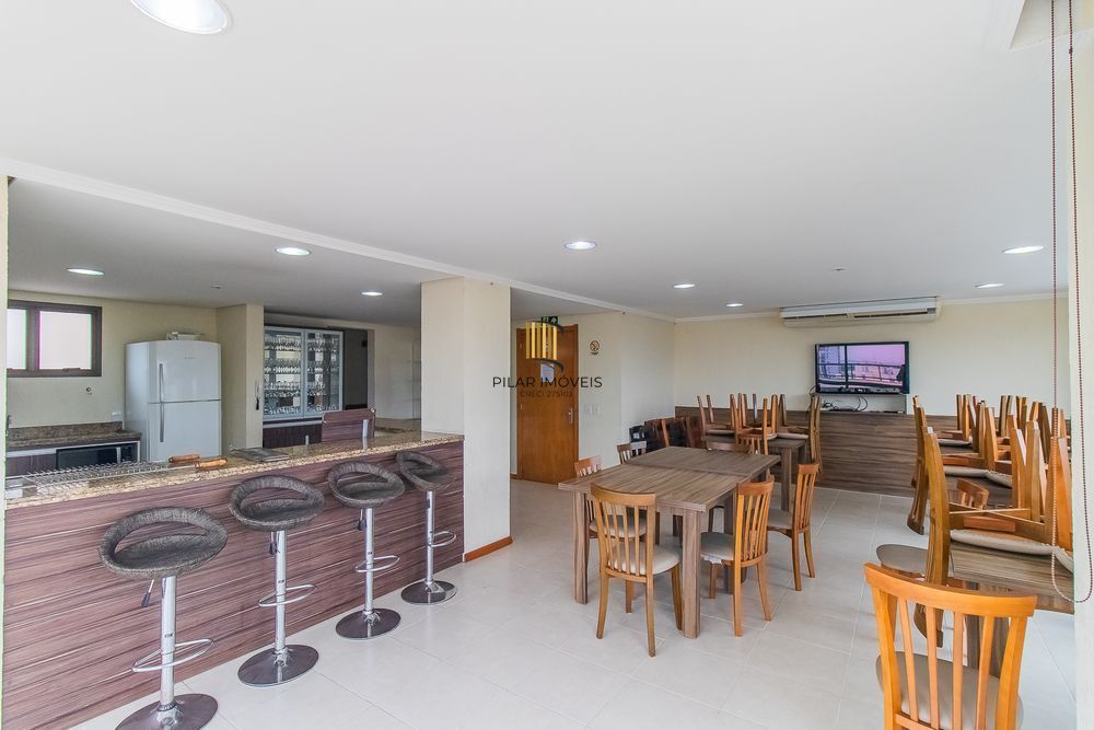 LINDO APARTAMENTO NO MENINO DEUS com 116 M PRIVATIVOS ANDAR ALTO, 3 DORMITÓRIOS COM SUÍTE E 2 VAGAS INDIVIDUAIS ESCRITURADAS E COBERTAS