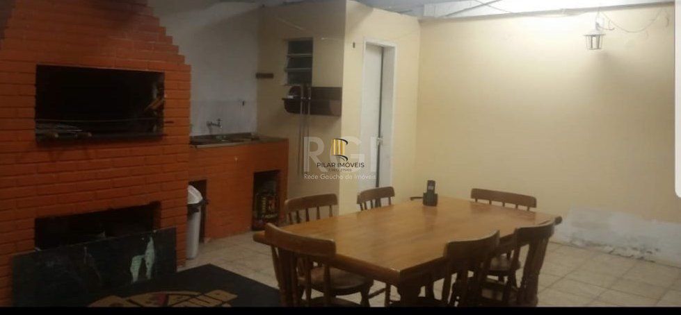 Casa para Venda - 239m², 3 dormitórios, sendo 1 suites, 2 vagas - Alto Petrópolis