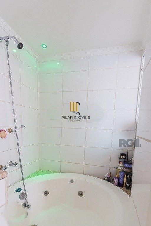 Casa 5 Dormitório(s) Bairro Três Figueiras