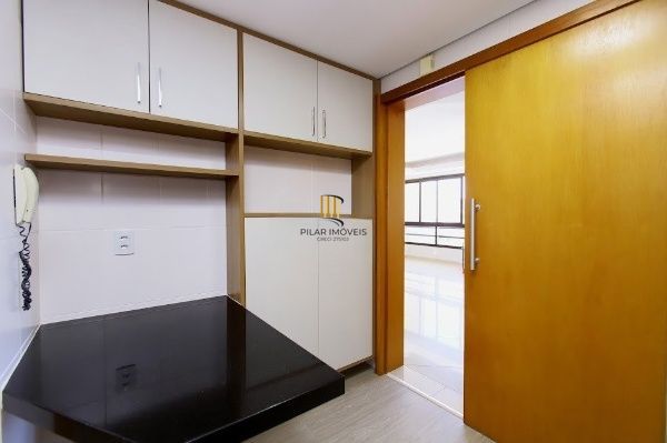 LINDO APARTAMENTO NO MENINO DEUS com 116 M PRIVATIVOS ANDAR ALTO, 3 DORMITÓRIOS COM SUÍTE E 2 VAGAS INDIVIDUAIS ESCRITURADAS E COBERTAS