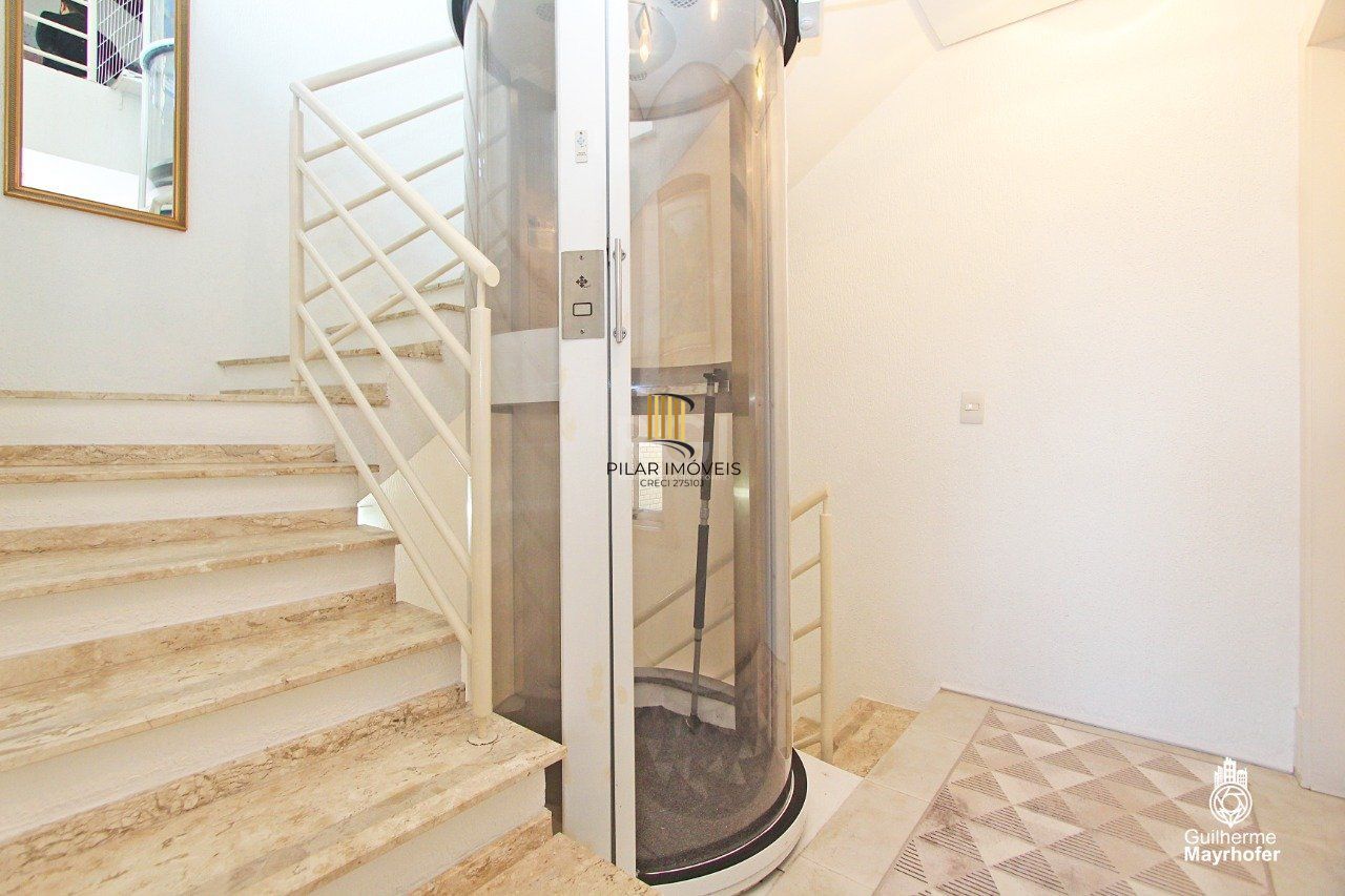 Casa Condominio para Venda - 380m², 2 dormitórios, sendo 2 suites, 3 vagas - Chácara das Pedras