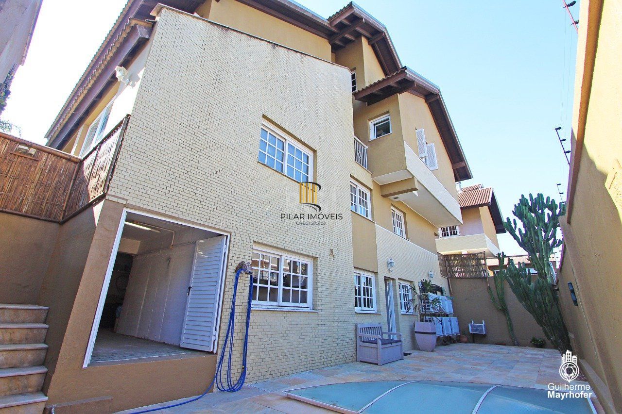 Casa Condominio para Venda - 380m², 2 dormitórios, sendo 2 suites, 3 vagas - Chácara das Pedras
