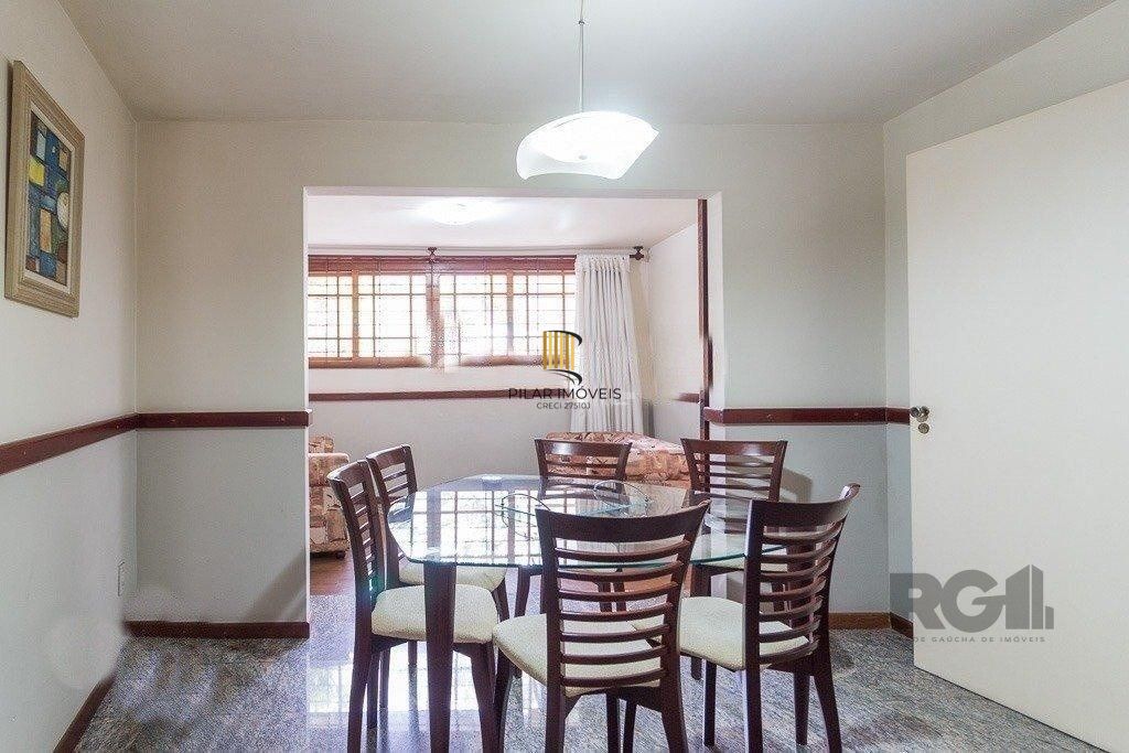 Casa 5 Dormitório(s) Bairro Três Figueiras