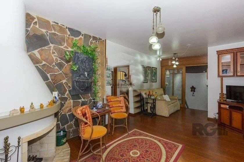 Casa 4 dormitórios no bairro Passo da Areia