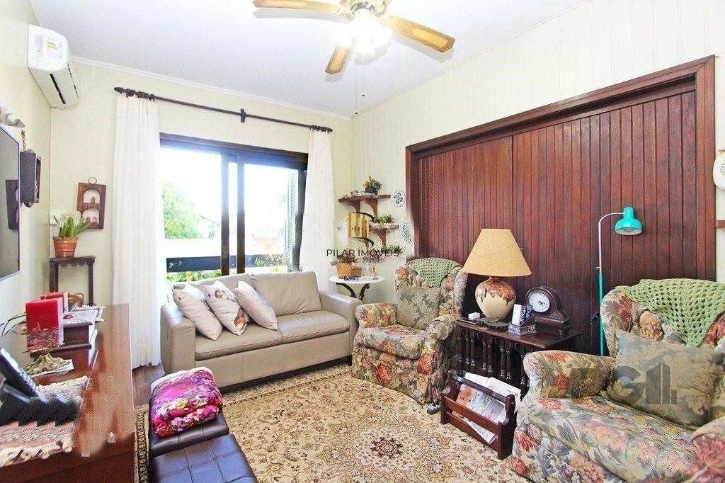 Casa 4 dormitórios no bairro Três Figueiras