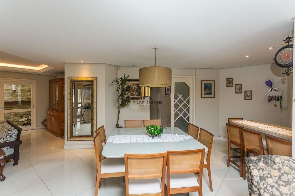 Casa 4 Dormitório(s) Bairro Sarandi