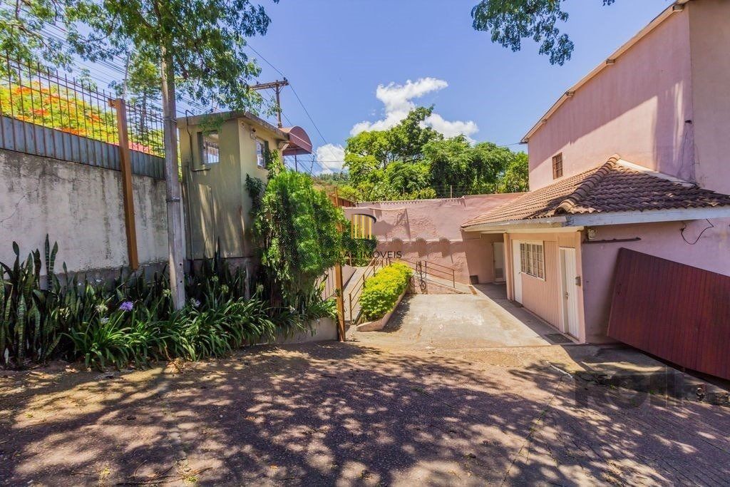 Casa 4 Dormitório(s) Bairro Glória