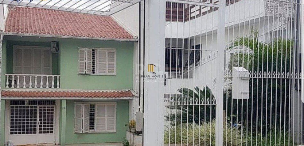 Casa para Venda - 239m², 3 dormitórios, sendo 1 suites, 2 vagas - Alto Petrópolis