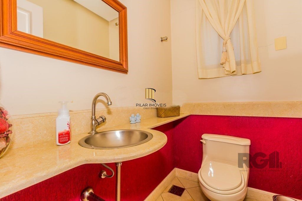 Casa 4 Dormitório(s) Bairro Glória