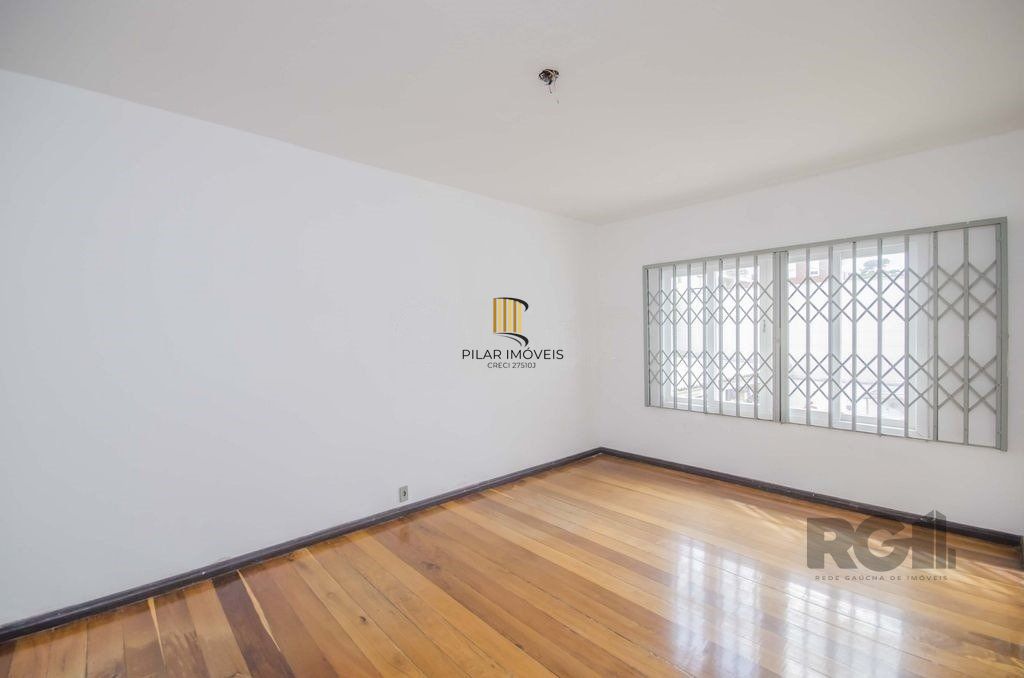 Casa 4 dormitórios no bairro Passo da Areia
