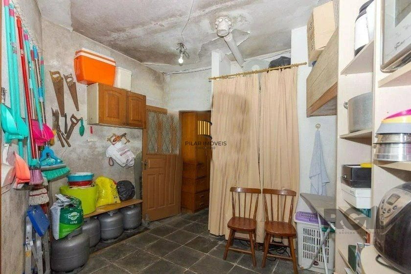 Casa 4 dormitórios no bairro Passo da Areia