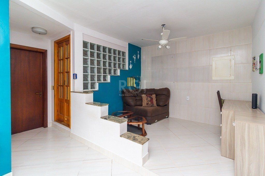 Casa para Venda - 350m², 3 dormitórios, sendo 2 suites, 5 vagas - Santo Antonio