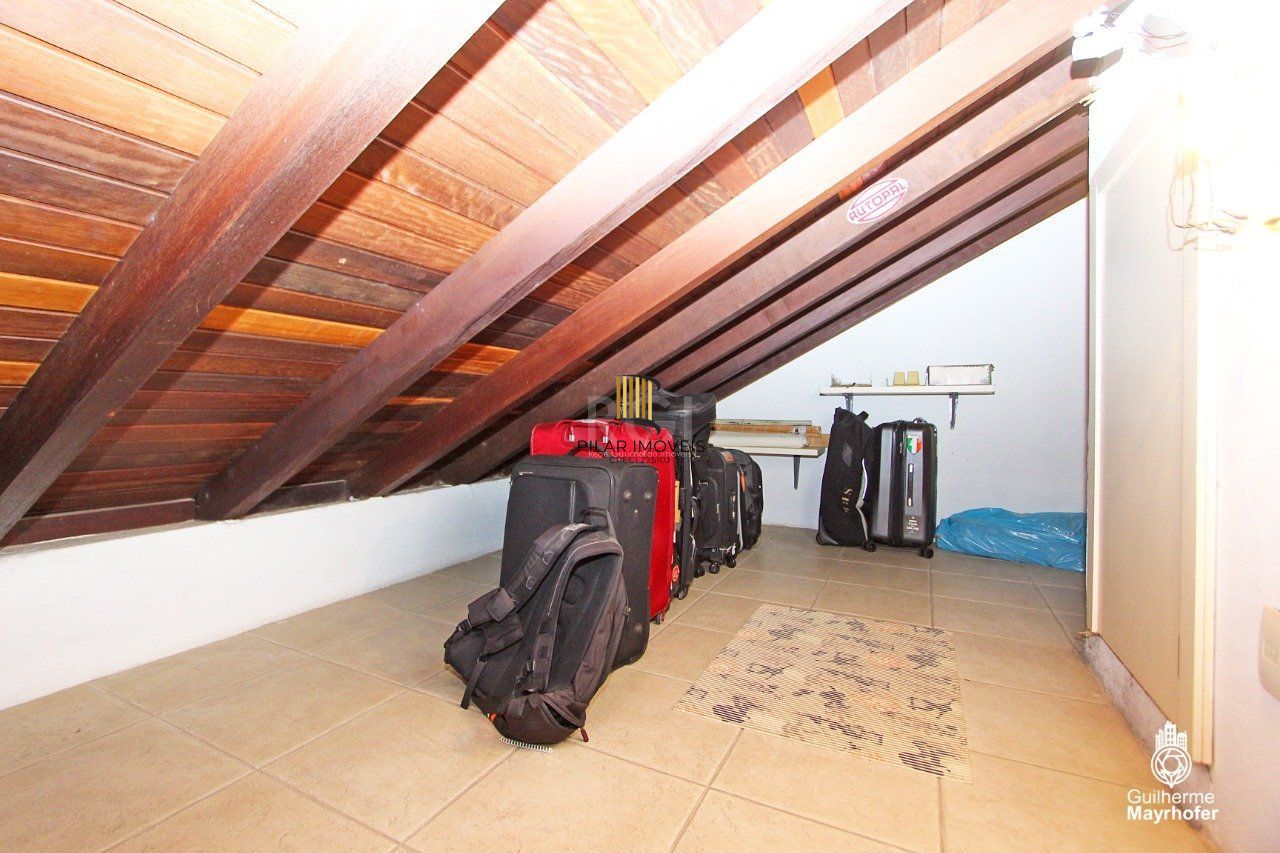 Casa Condominio para Venda - 380m², 2 dormitórios, sendo 2 suites, 3 vagas - Chácara das Pedras