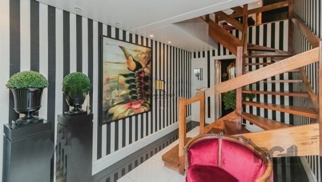 Casa de Condomínio 4 dormitórios no bairro Jardim Carvalho