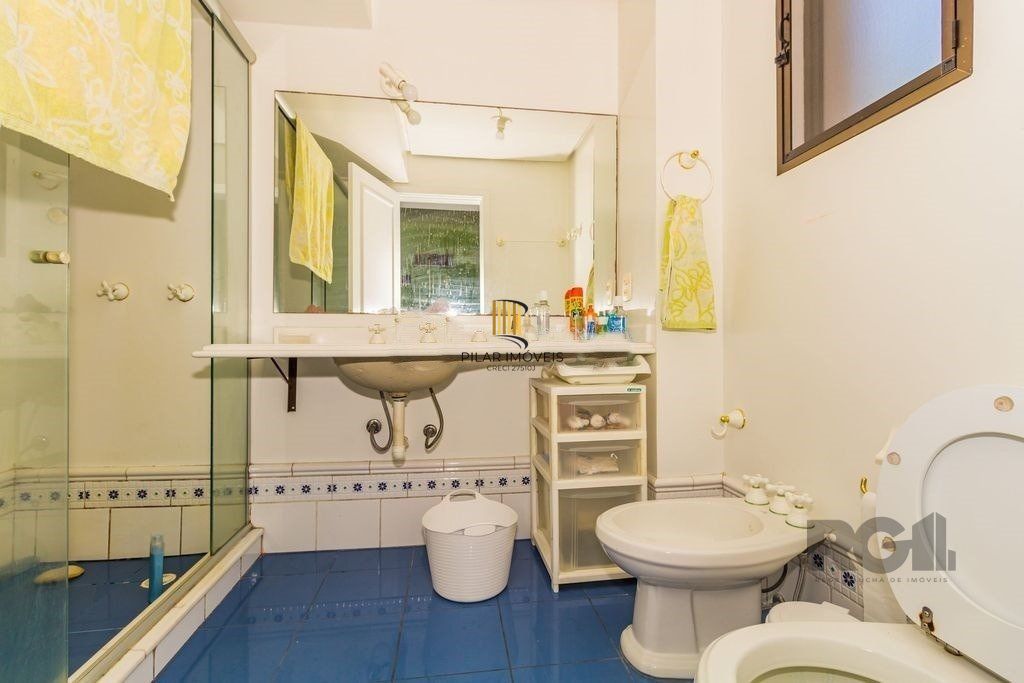 Casa 4 Dormitório(s) Bairro Glória