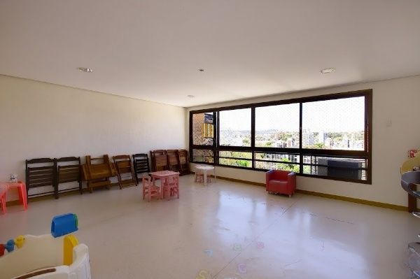LINDO APARTAMENTO NO MENINO DEUS com 116 M PRIVATIVOS ANDAR ALTO, 3 DORMITÓRIOS COM SUÍTE E 2 VAGAS INDIVIDUAIS ESCRITURADAS E COBERTAS