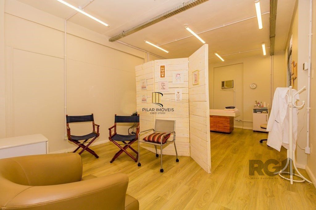 Casa 4 Dormitório(s) Bairro Glória