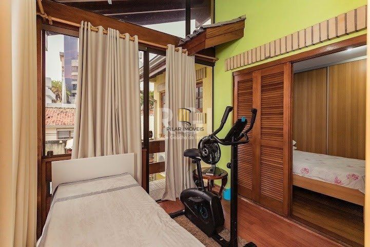 Casa para Venda - 304m², 4 dormitórios, sendo 1 suites, 3 vagas - Jardim Lindóia