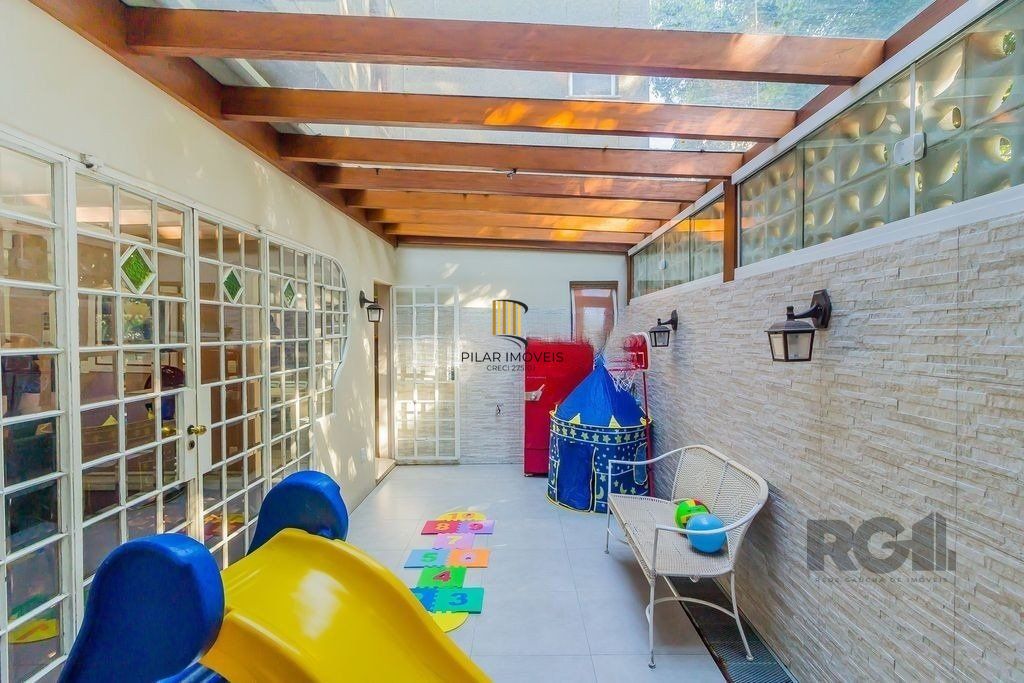 Apartamento 4 dormitórios no bairro Mont Serrat
