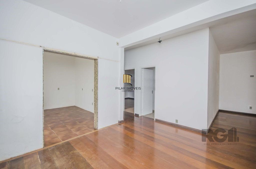 Casa 4 dormitórios no bairro Passo da Areia