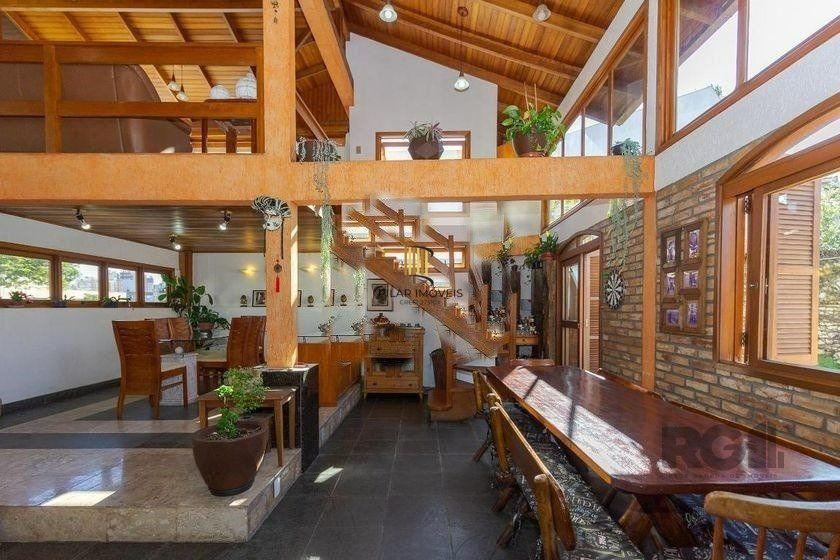 Casa 4 dormitórios no bairro Passo da Areia
