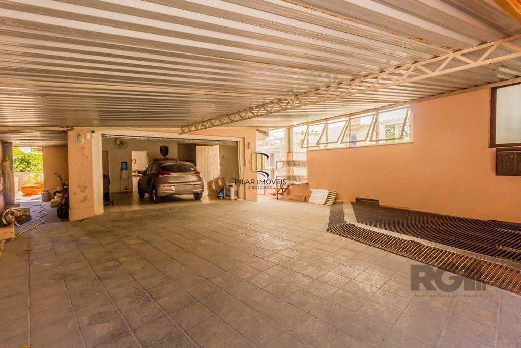 Casa 4 Dormitório(s) Bairro Glória