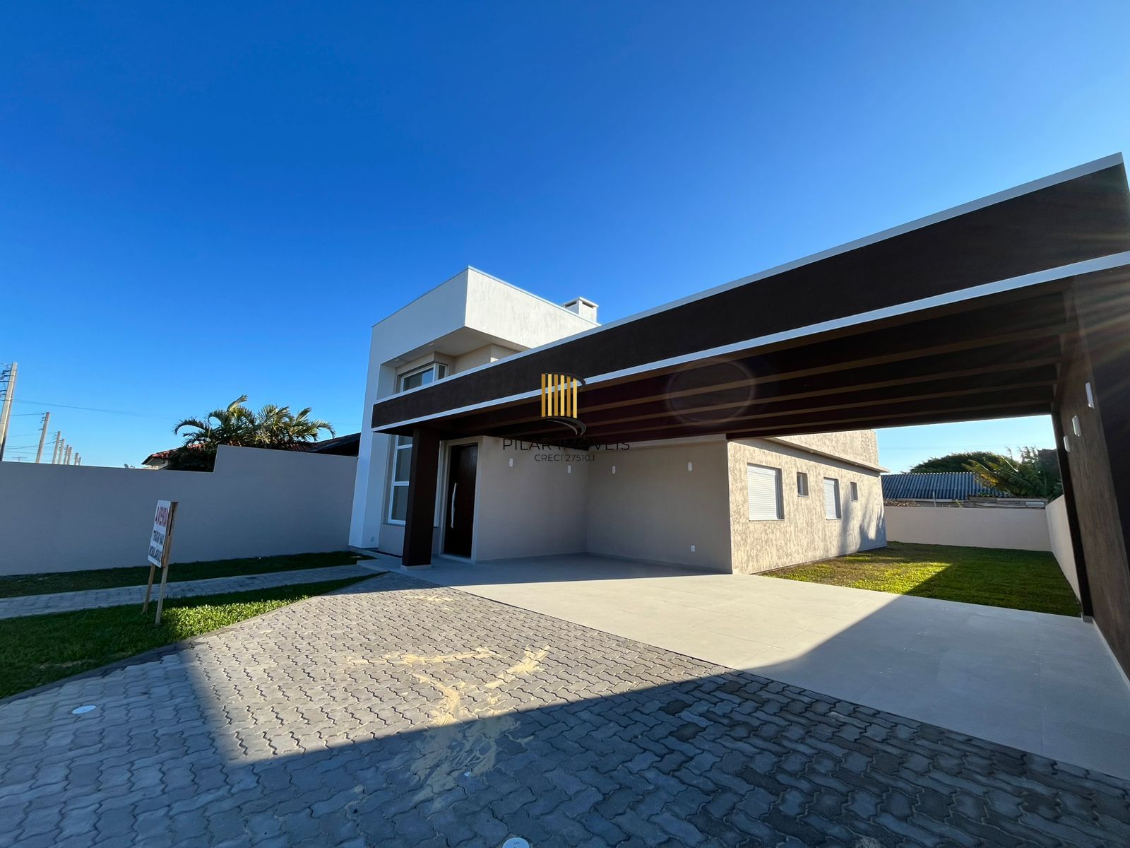 Casa de 3 Quartos de alto padrão, com excelente acabamento, perfeita para quem busca conforto, estilo e funcionalidade.