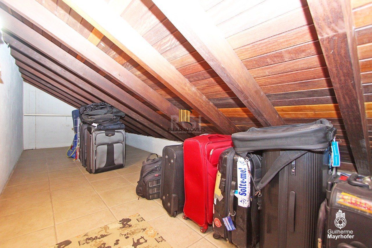 Casa Condominio para Venda - 380m², 2 dormitórios, sendo 2 suites, 3 vagas - Chácara das Pedras
